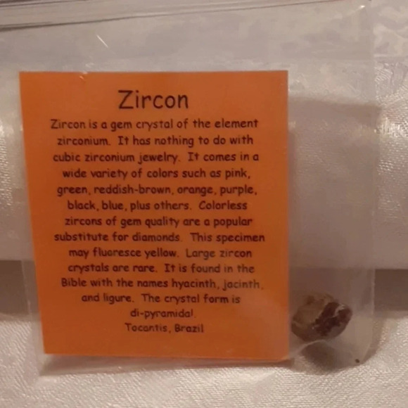 Brownish black zircon gemstone - Picture 1 of 3